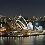 A Comfy Studio Next To Darling Harbour City Views