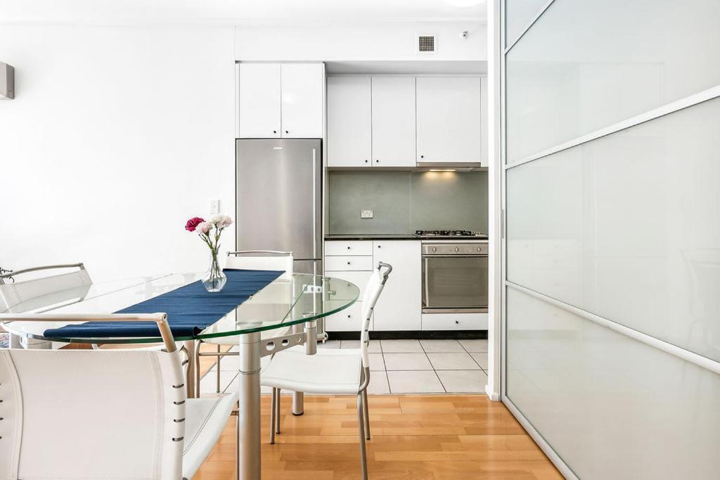 Apartment A Comfy Next To Darling Harbour Views Sydney