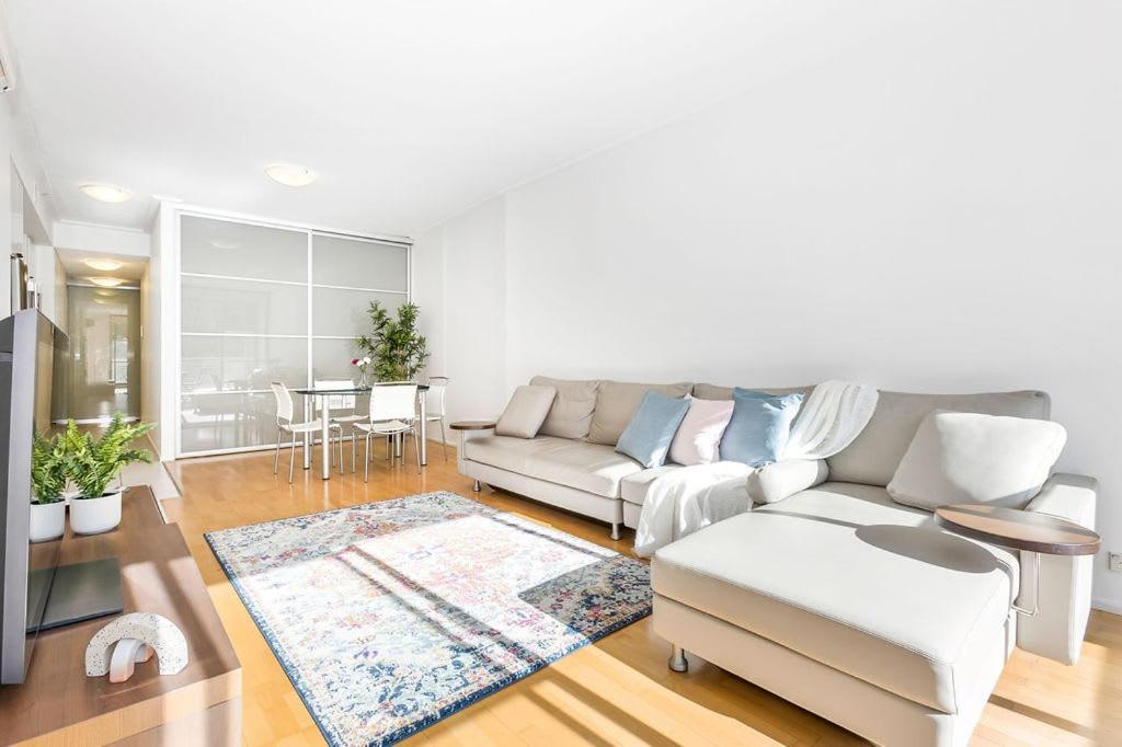 Apartment A Comfy Next To Darling Harbour Views Sydney